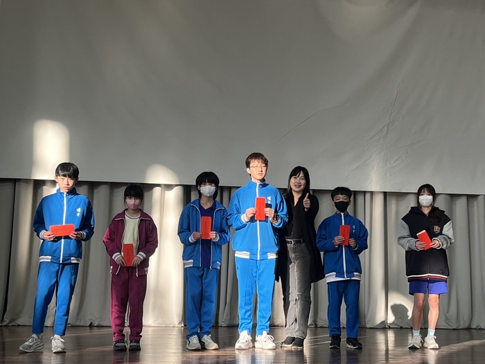 恭喜獲獎同學，感謝劉興成先生捐贈獎助學金圖片