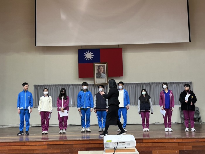 恭喜獲獎同學，感謝劉興成先生捐贈獎助學金圖片