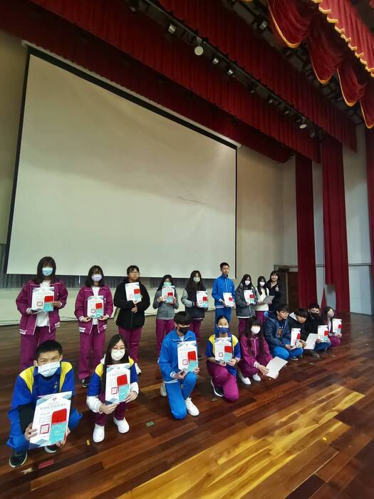 客語認證通過初級共計18人～恭喜得獎同學圖片